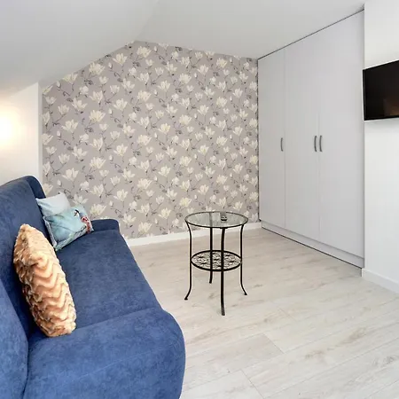 Everysky - Wilcza 3f-2 アパート